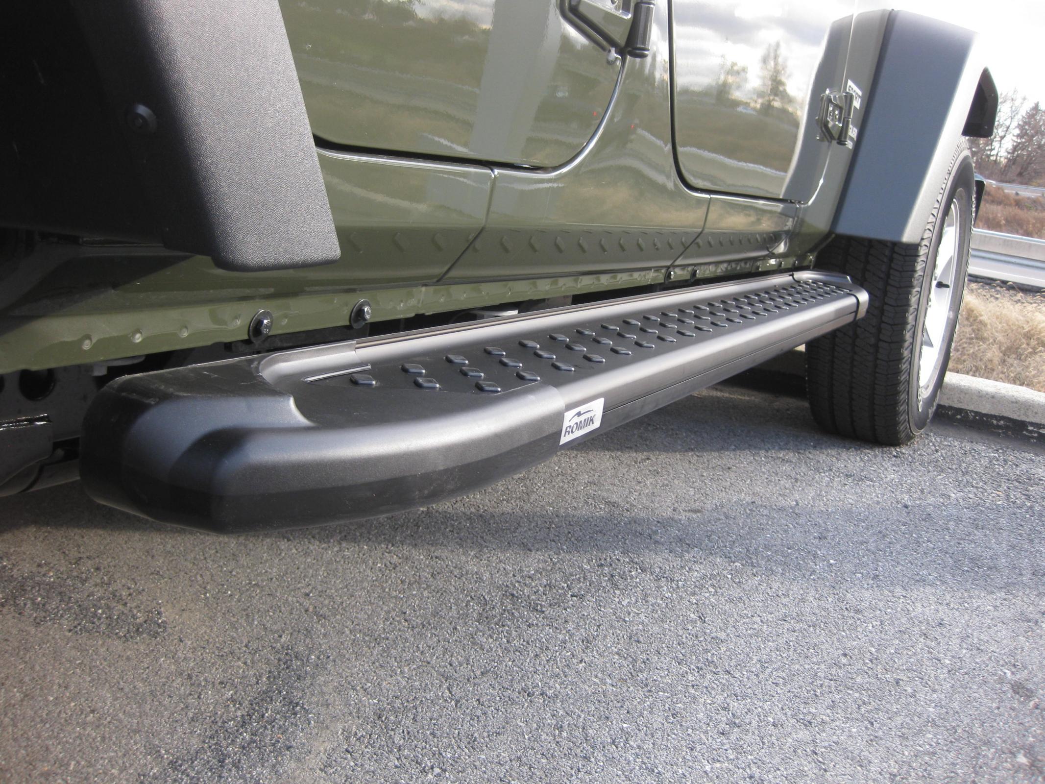 Jeep JL Running Board 1820 Wrangler JL RAL Serires Black Romik Big Island Offroad