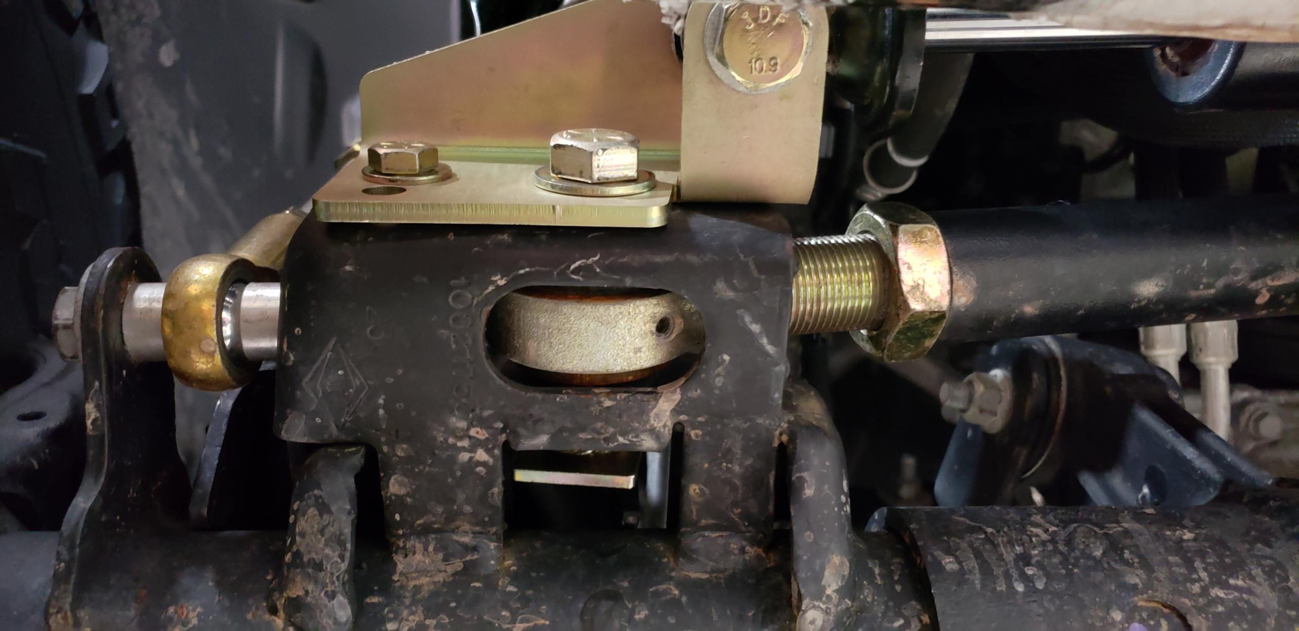 Jeep Wrangler/Gladiator Steering Stabilizer Relocation Bracket Kit 2018